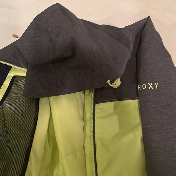 Roxy snow jacket with hood - Picture 4 of 5